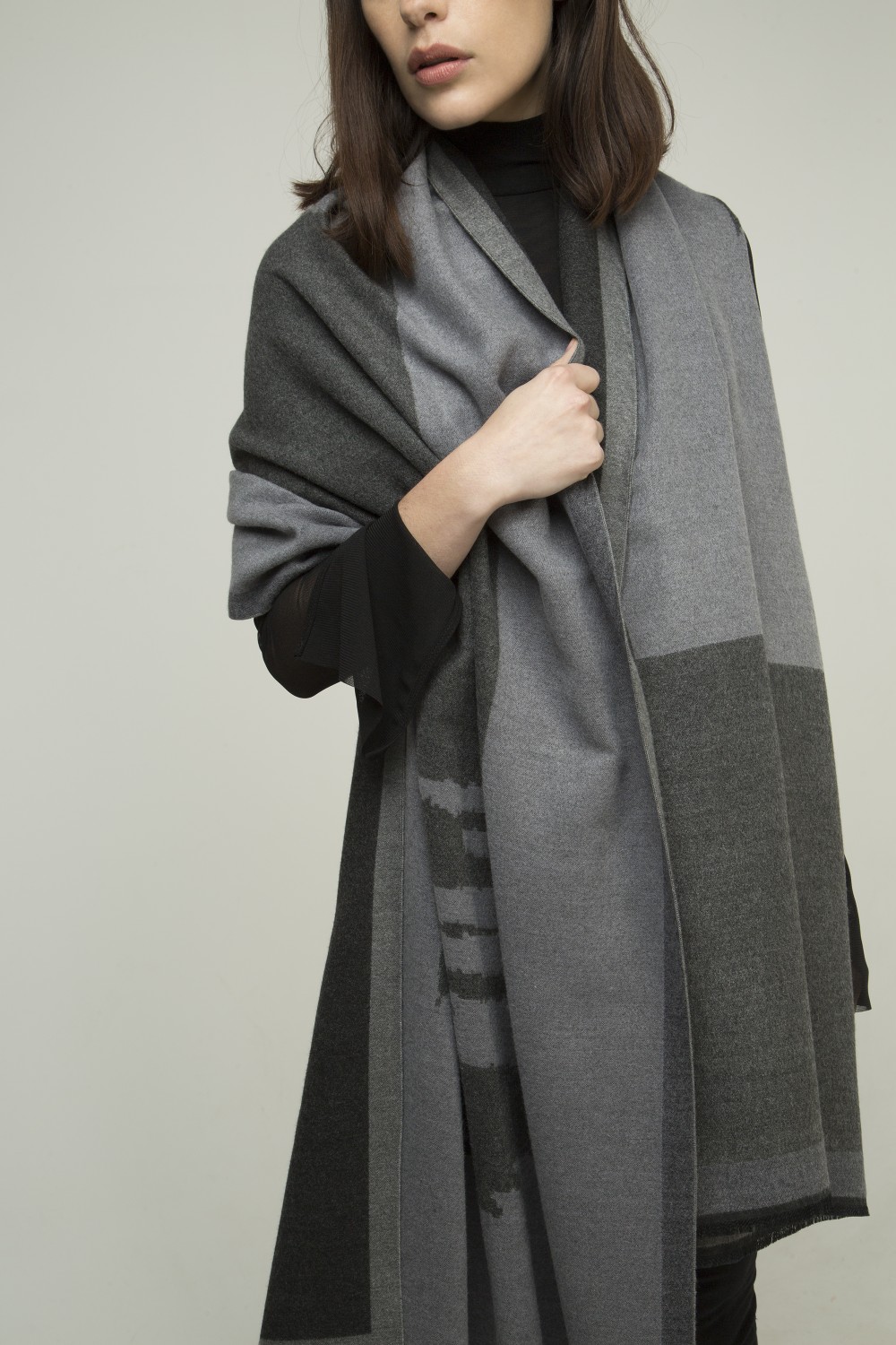 Tutti & Co Allure Charcoal Scarf - Gifted Boston Spa