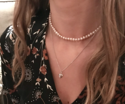 Claudia Bradby White Button Pearl Choker - Image 4
