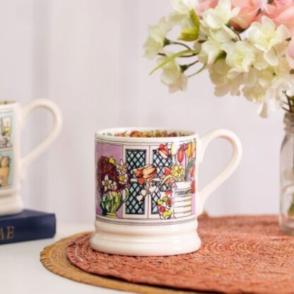 Emma Bridgewater Setting Up Home Flowers & Vases Half Pint Mug - Image 2