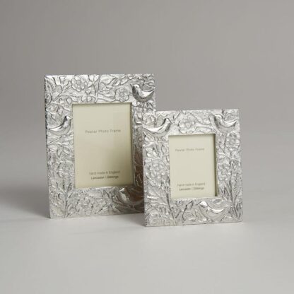 Lancaster & Gibbings Pewter BIRDS MINI PHOTO FRAME (LARGE) - Image 3