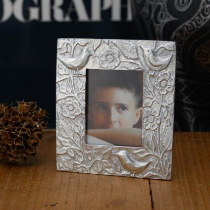 Lancaster & Gibbings Pewter BIRDS MINI PHOTO FRAME (LARGE) - Image 2