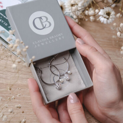 Claudia Bradby Honey bee charmed hoop earrings silver - Image 3