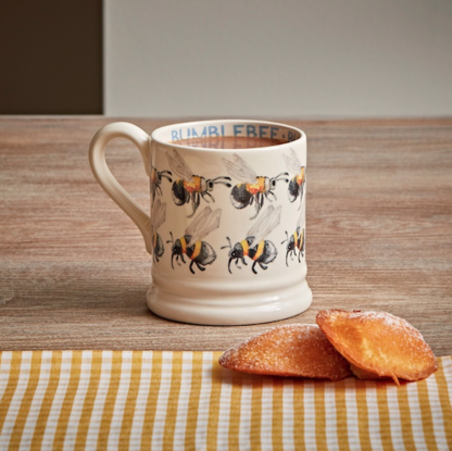 Emma Bridgewater Flying Bumblebees 1/2 Pint Mug - Image 3