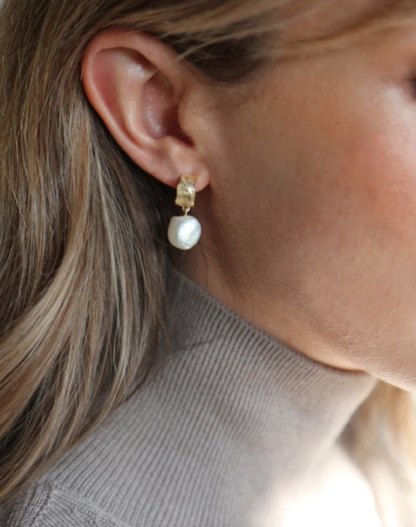 Tutti & Co Freshwater Pearl Earrings Gold
