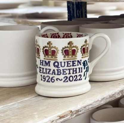 Emma Bridgewater Queen Elizabeth II 1/2 Pint Mug - Image 5