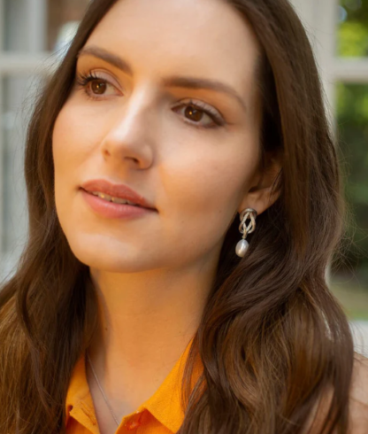 Claudia Bradby Large Love Knot Pearl Drop Earring Silver - Image 3