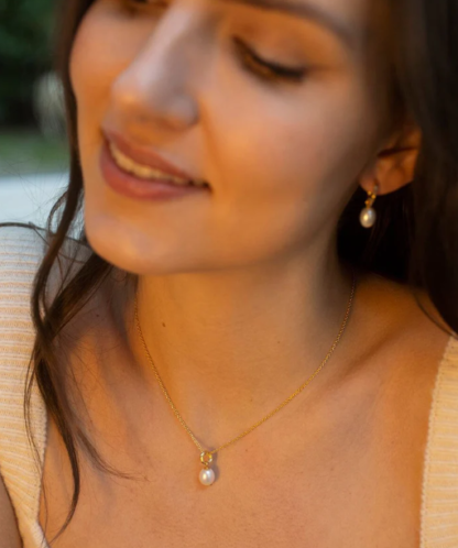 Claudia Bradby Unita Organic Pearl Pendant Necklace Gold - Image 4