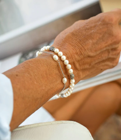 Claudia Bradby Pearl Bracelet with 3 Labradorite Beads - Image 3