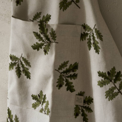Sophie Allport Acorn & Oak Apron - Image 2