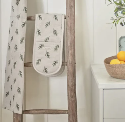 Sophie Allport Olive Linen Double Oven Glove - Image 2