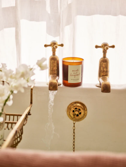 Plum and Ashby Neroli and Bergamot Candle 220g - Image 2