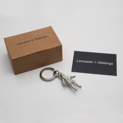 Lancaster & Gibbings Pewter Key Ring Astronaut - Image 3