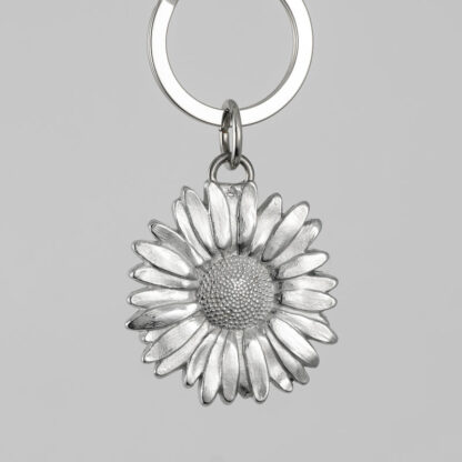 Lancaster & Gibbings Pewter Key Ring Daisy