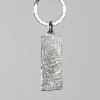 Lancaster & Gibbings Pewter Key Ring Fern Leaf - Image 2