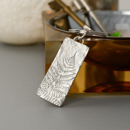 Lancaster & Gibbings Pewter Key Ring Fern Leaf - Image 3