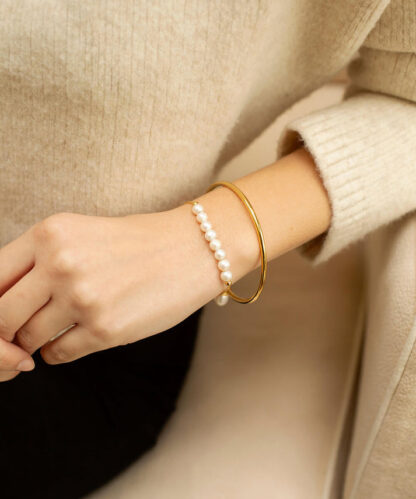 Claudia Bradby Essential Gold Pearl Bangle - Image 4