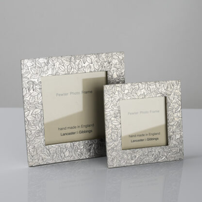 Lancaster & Gibbings Pewter HEDGEROW MINI PHOTO FRAME (LARGE) - Image 2
