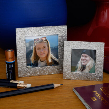 Lancaster & Gibbings Pewter HEDGEROW MINI PHOTO FRAME (LARGE) - Image 3