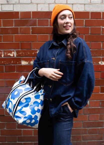 Caroline Gardener Blue Floral Coated Weekend Bag - Image 5