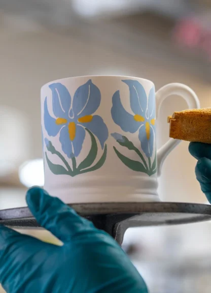 Emma Bridgewater Iris 1/2 Pint Mug - Image 6