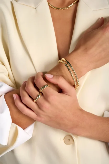 Tutti & Co Isle Bangle Gold (BR682G) - Image 3