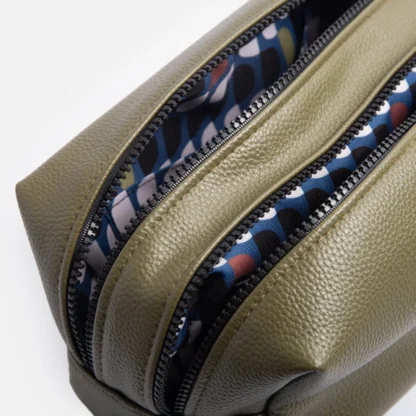 Caroline Gardener Large Travel Wash Bag - Image 3
