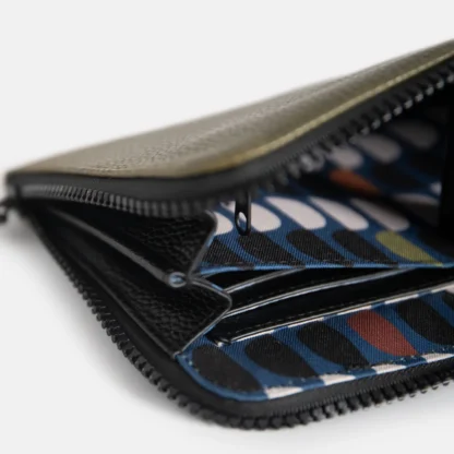 Caroline Gardener Green Travel Wallet - Image 3