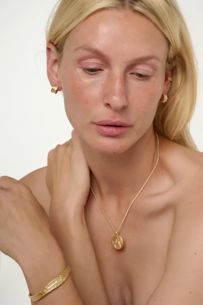 Tutti & Co Arc Necklace Gold - Image 5