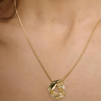 Tutti at Gifted Boston Spa - Necklace Gold - Motion