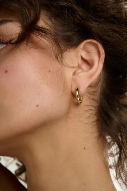 Tutti at Gifted Boston Spa - Earring Gold - Shade Medium