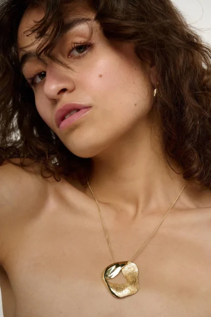 Tutti & Co Wave Necklace Gold - Image 3