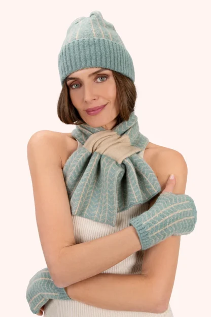 Powder Niamh Wrist Warmers Ice - Image 3