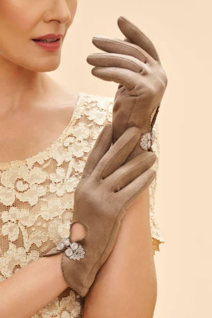 Powder at Gifted Boston Spa - Suki Glove Stone