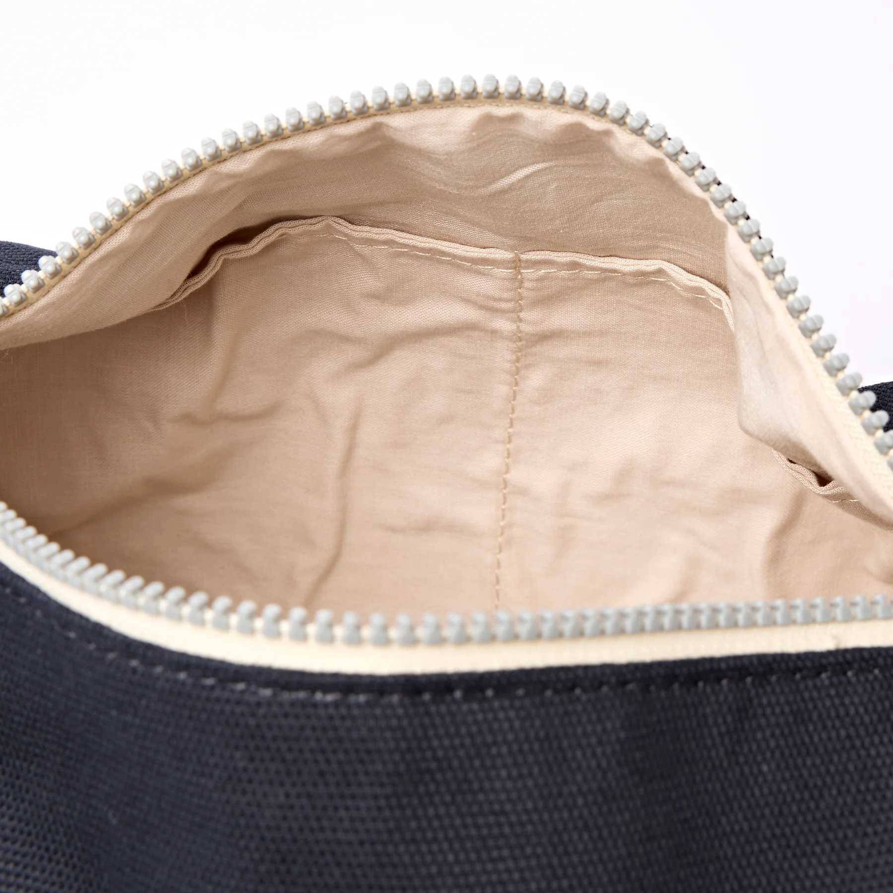 Roka Mayfair Wash Bag in Smoke Cotton Canvas - Image 6
