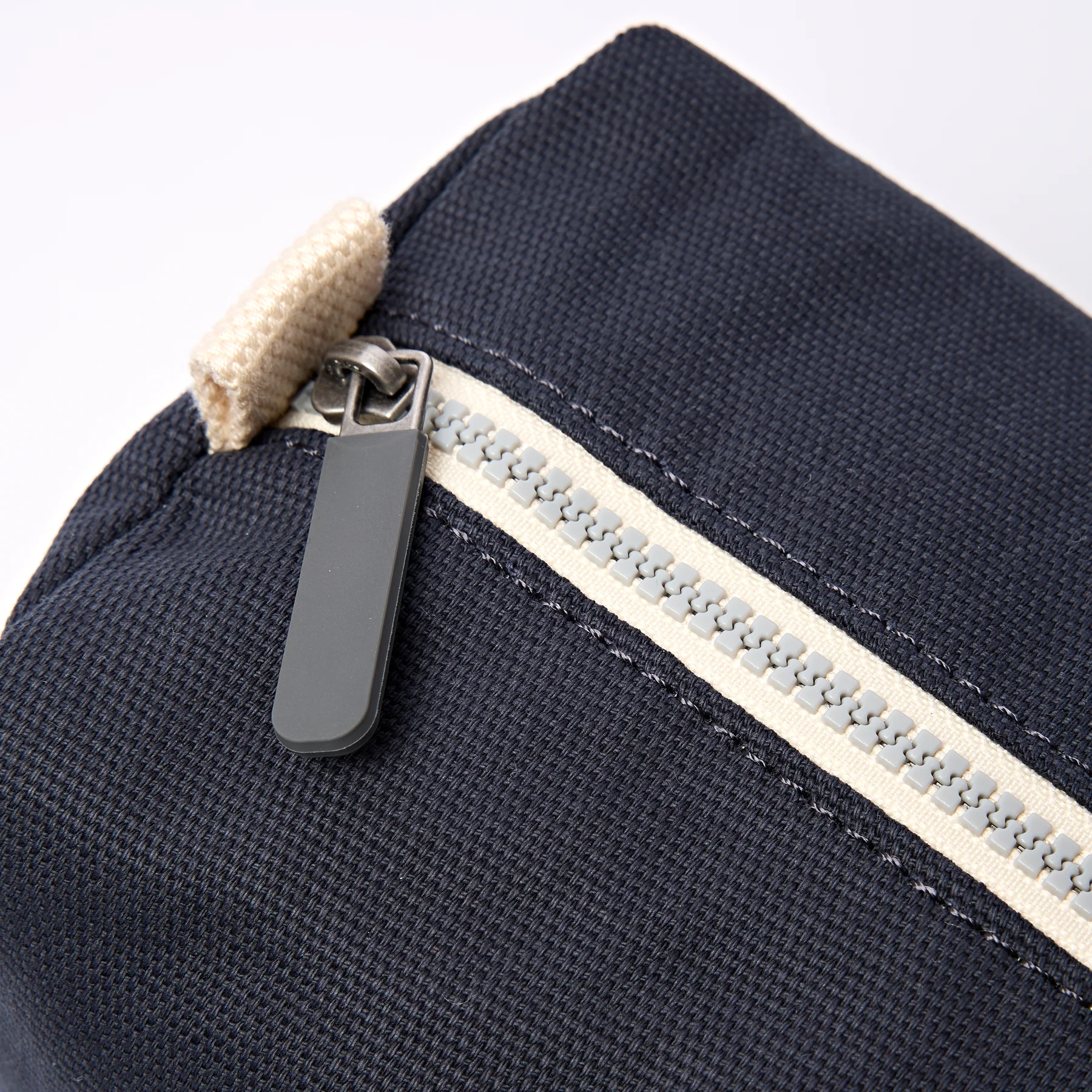 Roka Mayfair Wash Bag in Smoke Cotton Canvas - Image 7