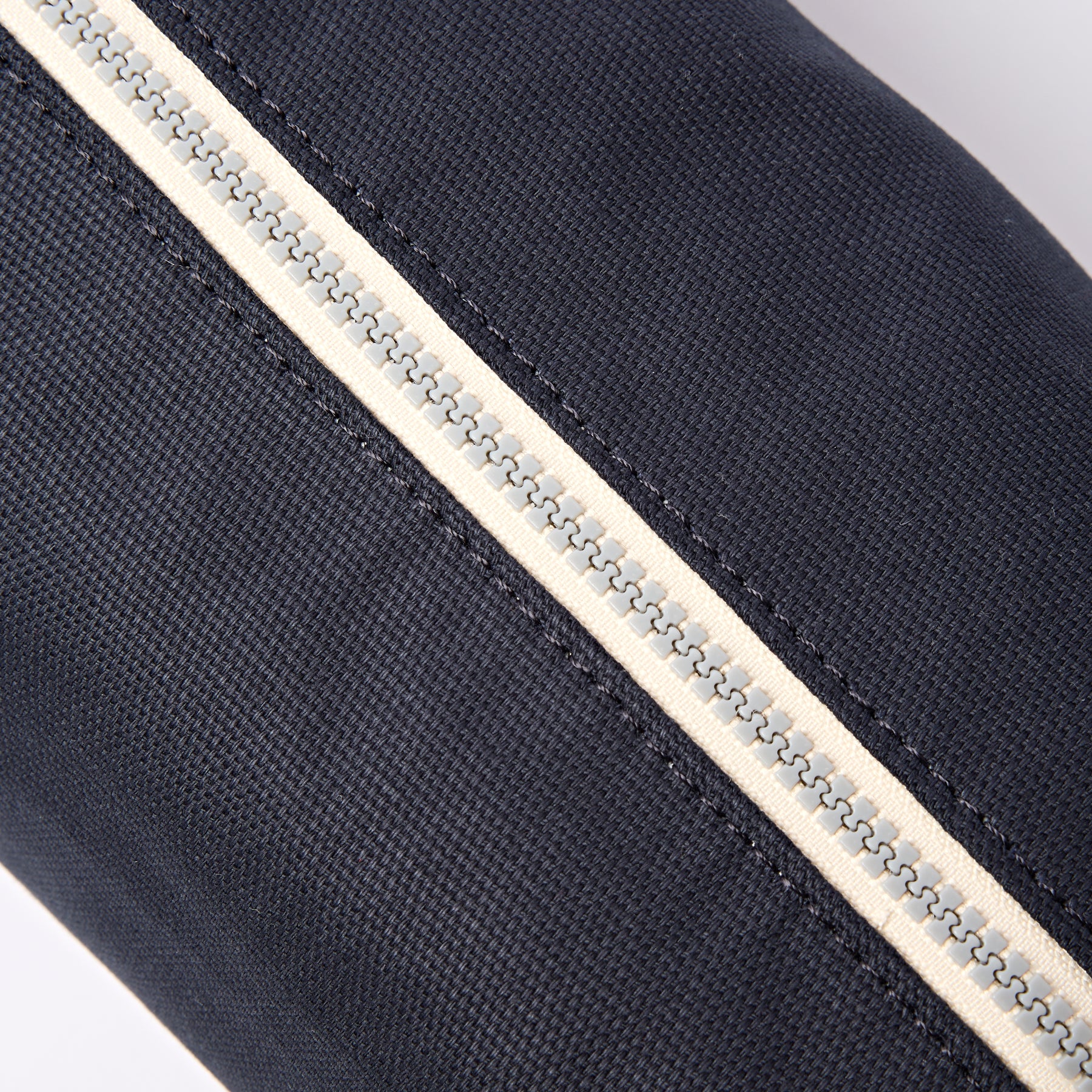 Roka Mayfair Wash Bag in Smoke Cotton Canvas - Image 8