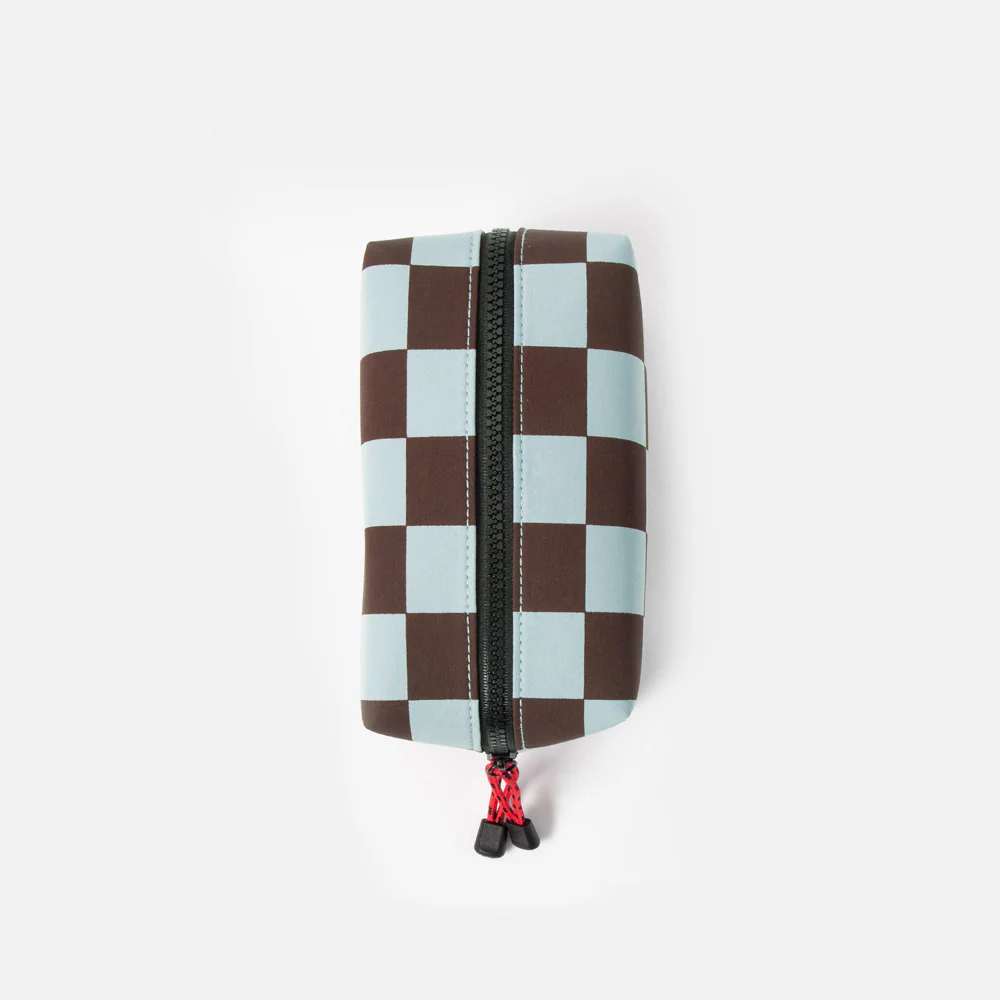 Caroline Gardner Wine Blue Check Grooming Bag - Image 6