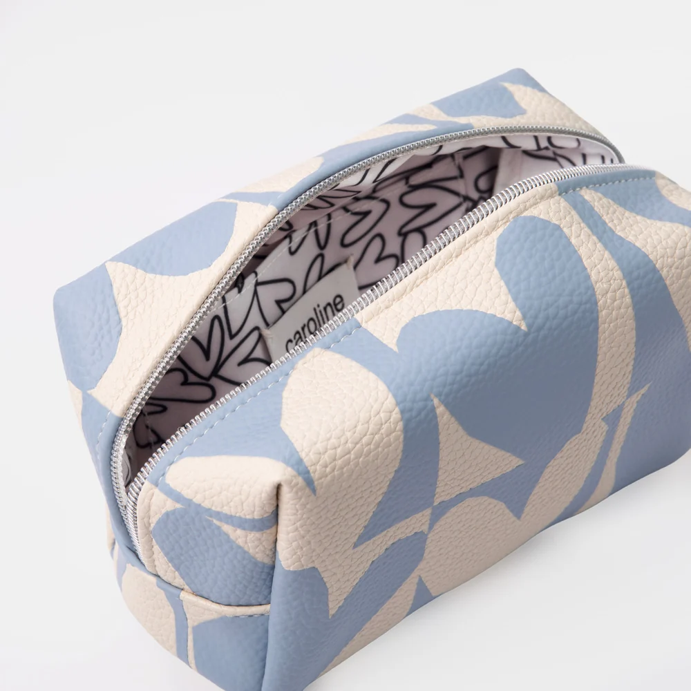 Caroline Gardner Blue Checkmate Hearts Cube Cosmetic Bag - Image 3