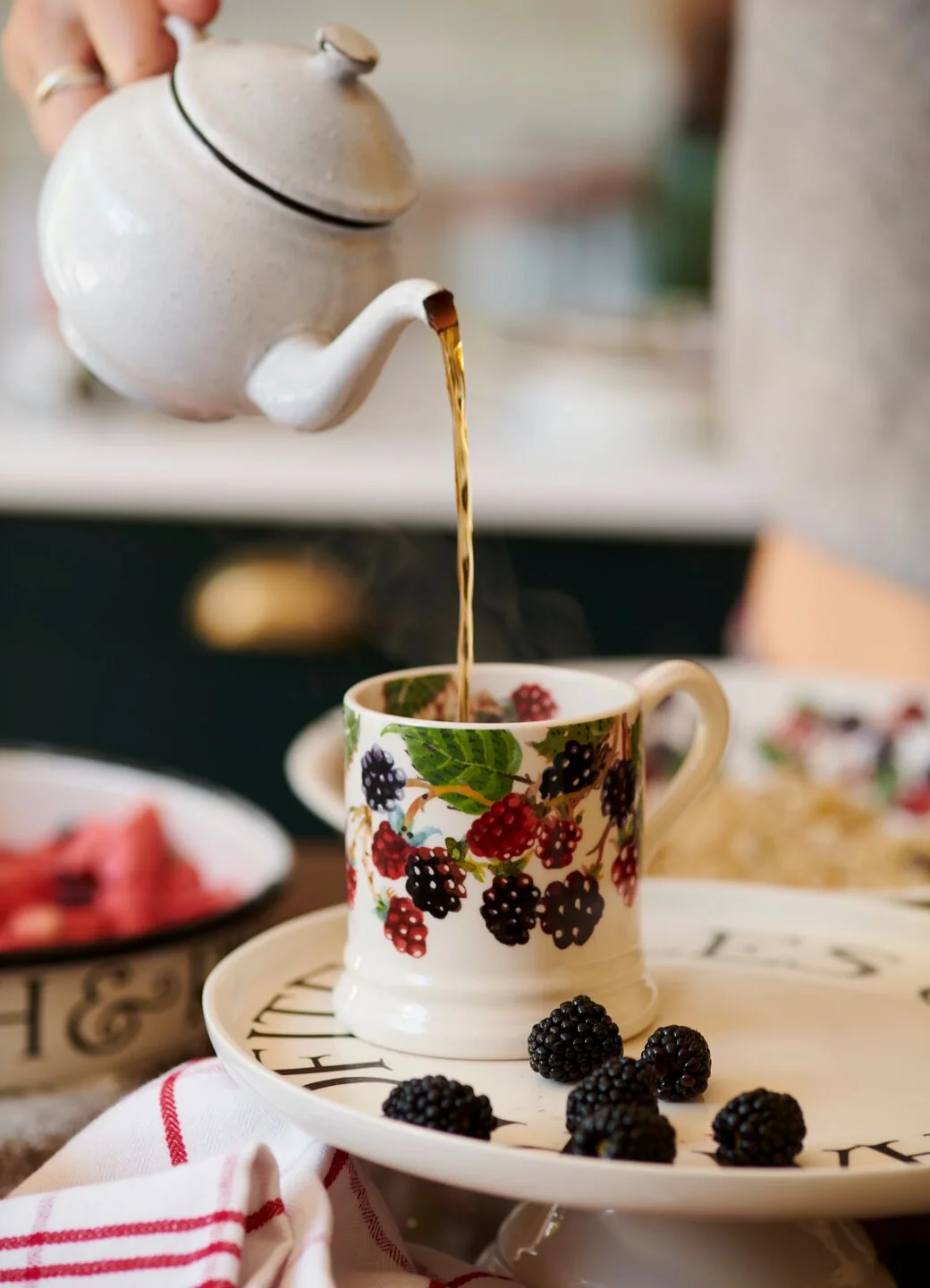 Emma Bridgewater Fruits Blackberry 1/2 Pint Mug - Image 2