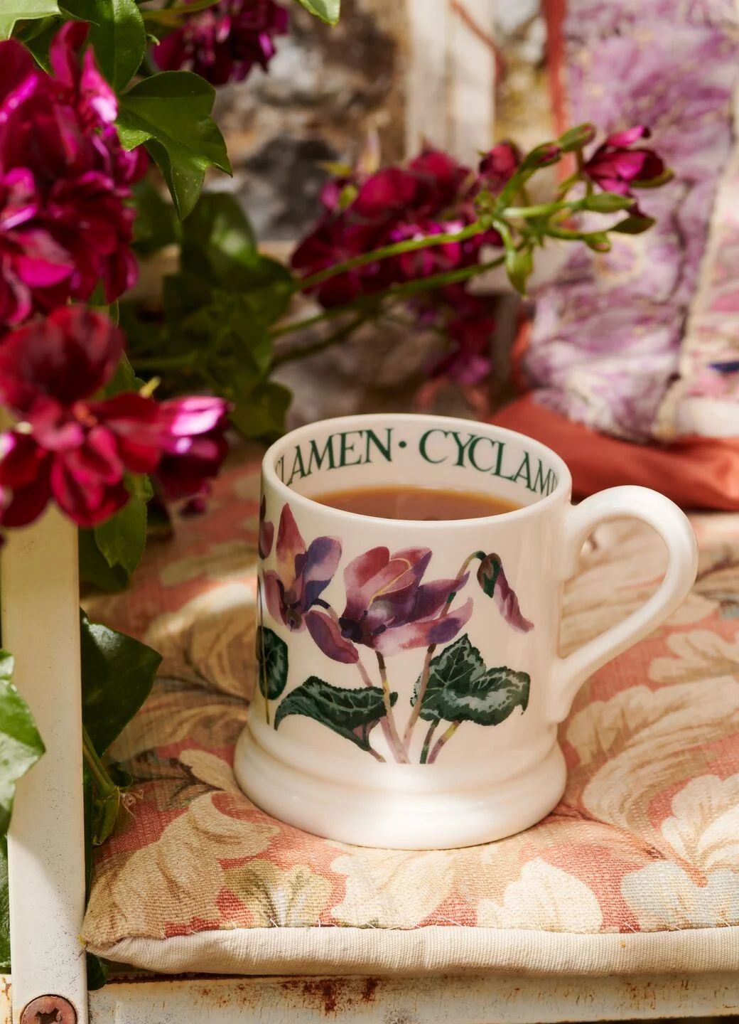 Emma Bridgewater Cyclamen 1/2 Pint Mug - Image 2