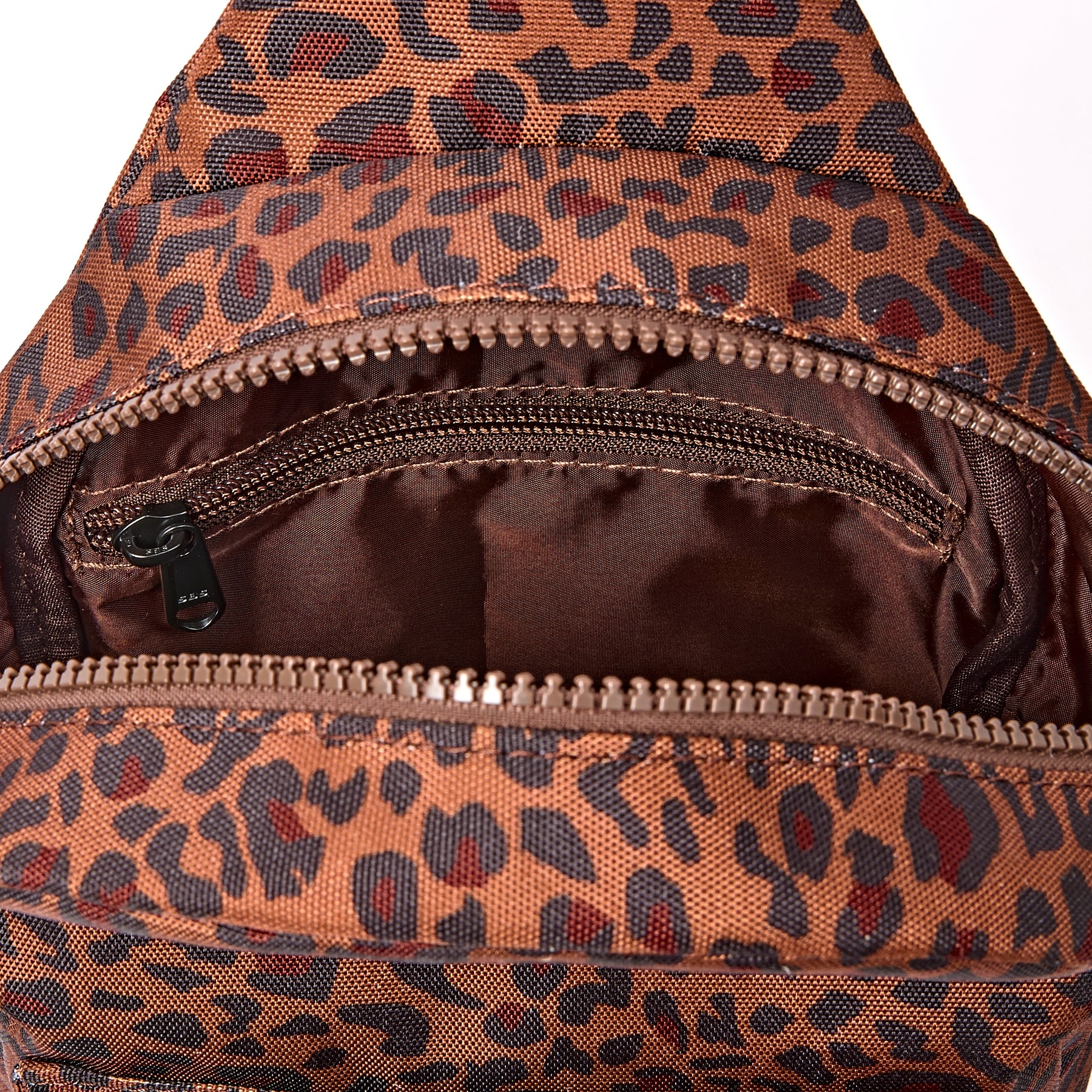 Roka Willesden Sling Bag Mini Leopard - Image 5
