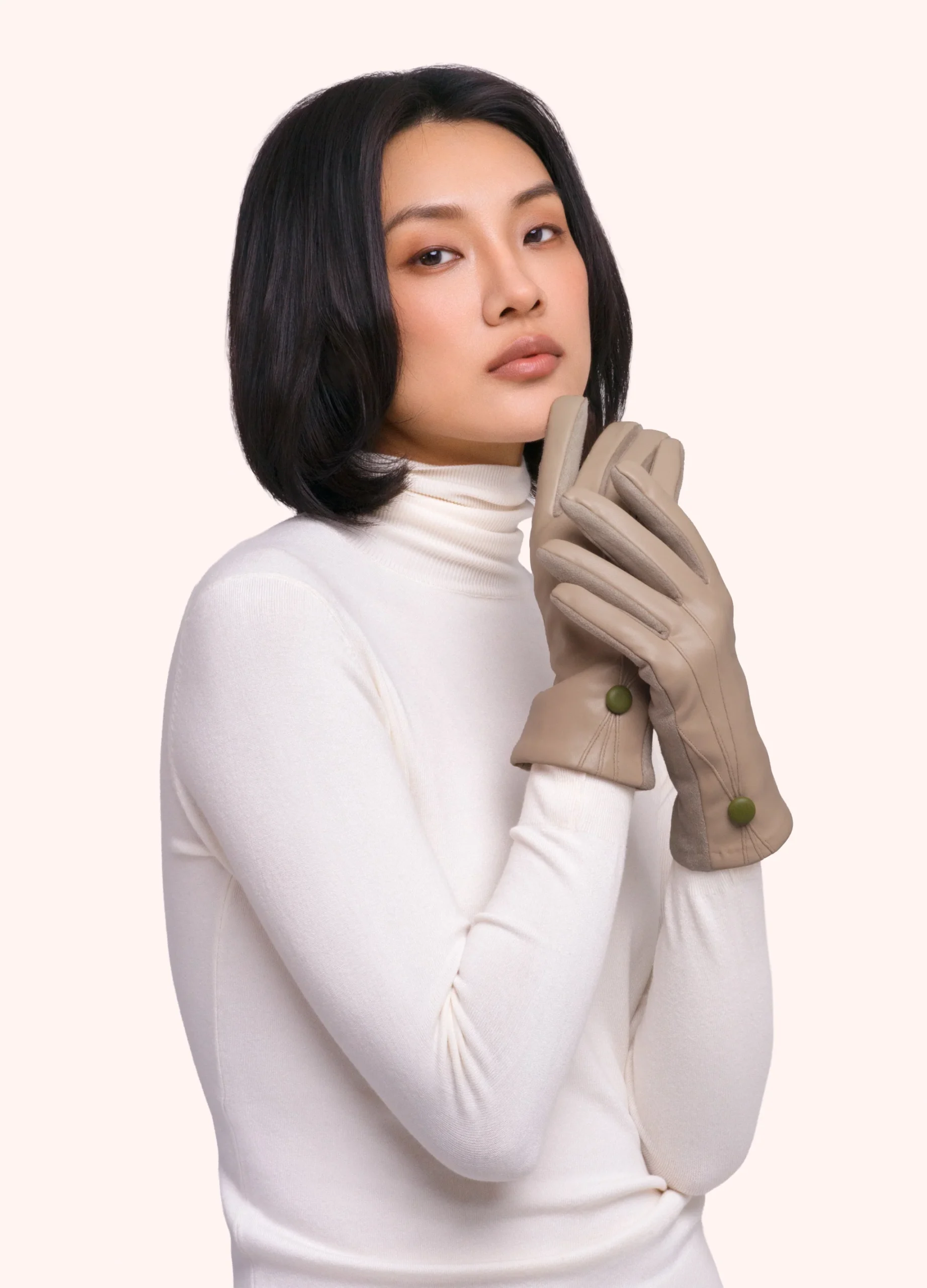 Powder at Gifted Boston Spa - Emma Gloves Cream