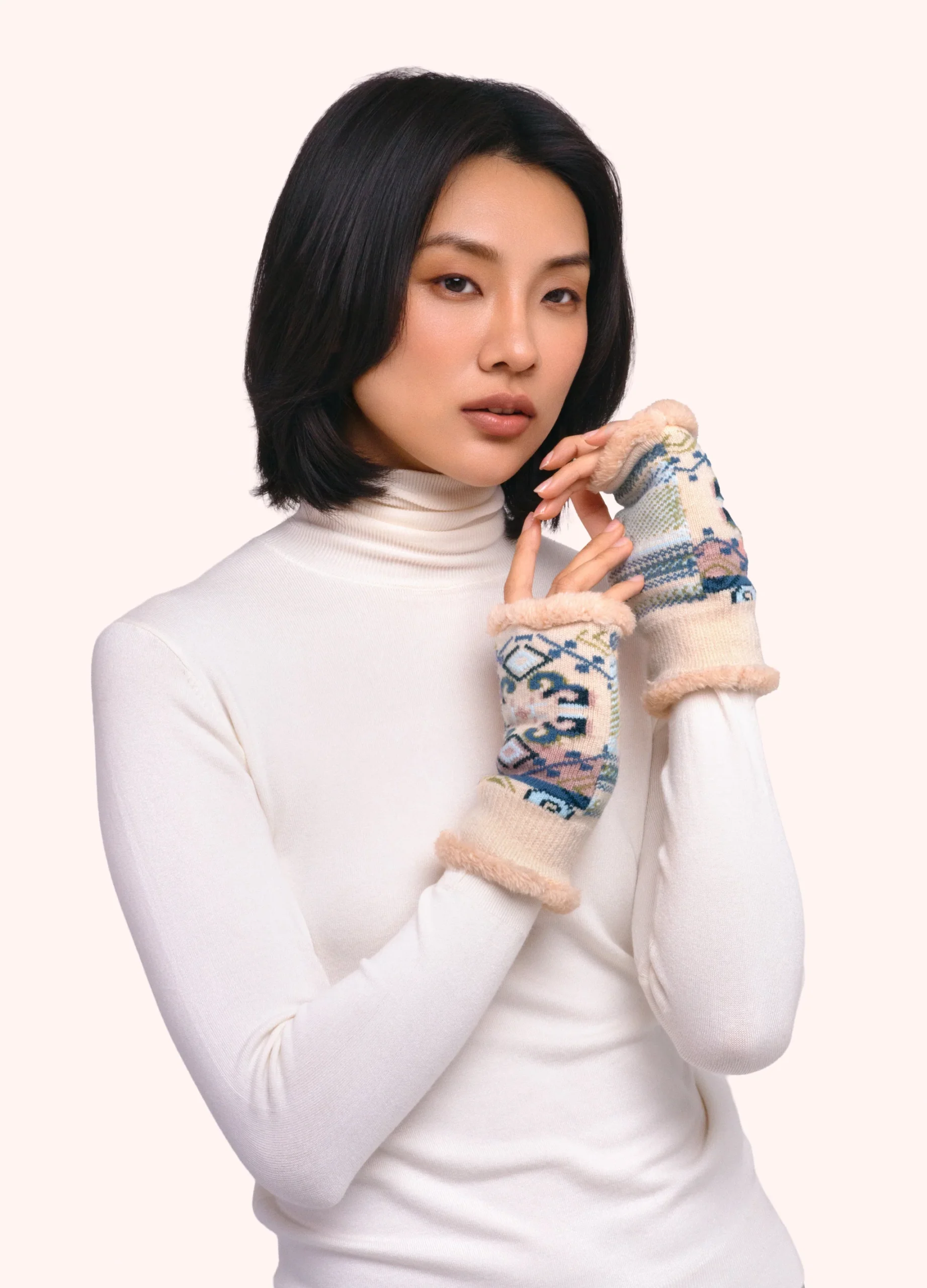 Powder Scandy Cosy Wrist Warmers Cream