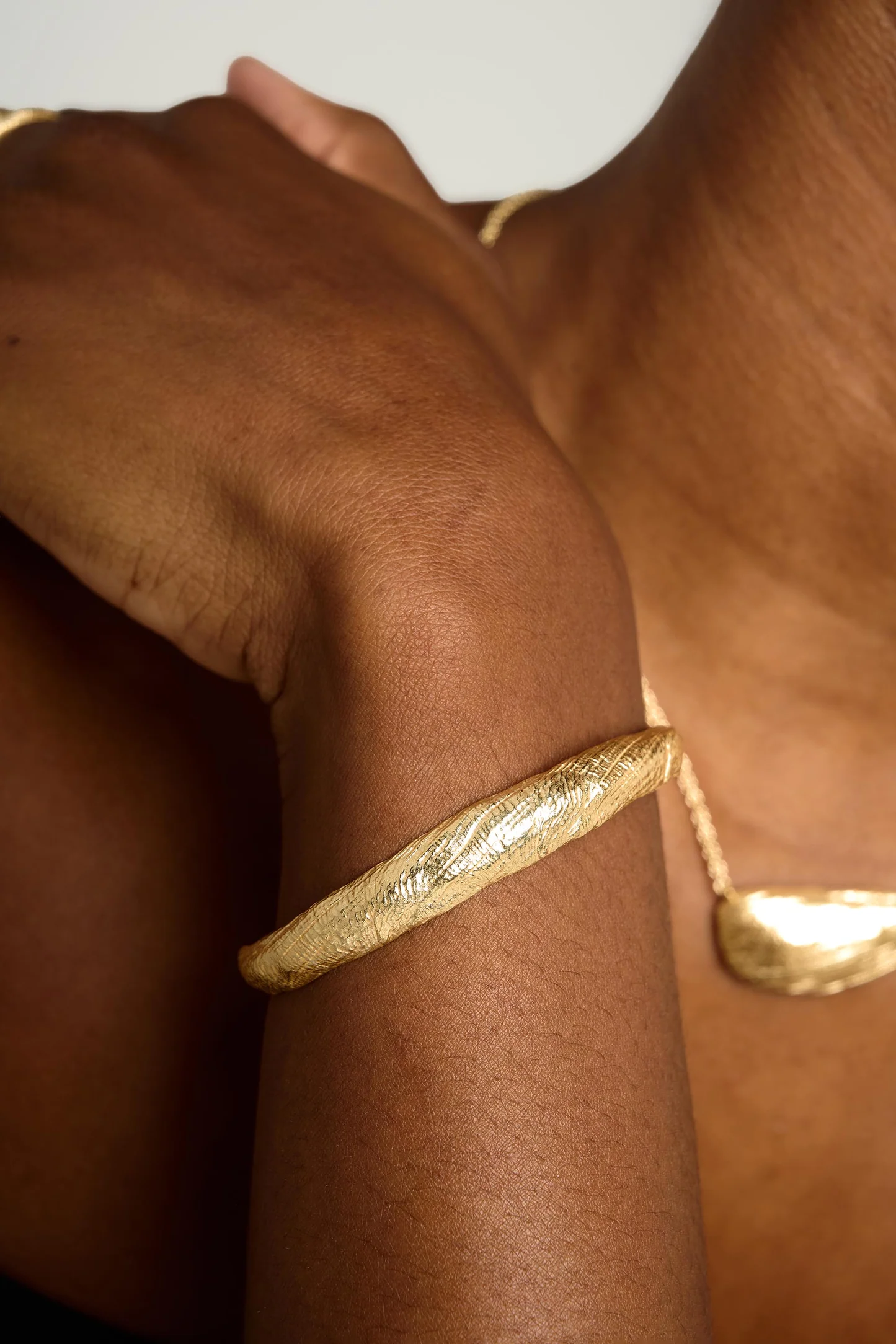 Tutti & Co Ria Bangle Gold BR738G